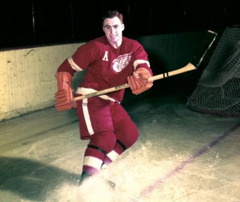 NhlTop100's tweet image. On this day in 1927 #HHOF defenceman #RedKelly was born.  Kelly was the first winner of the Norris trophy as top defenceman and was voted as a first team all star 6 times.  Kelly is #6 on the #NHLtop100 list of top forwards.