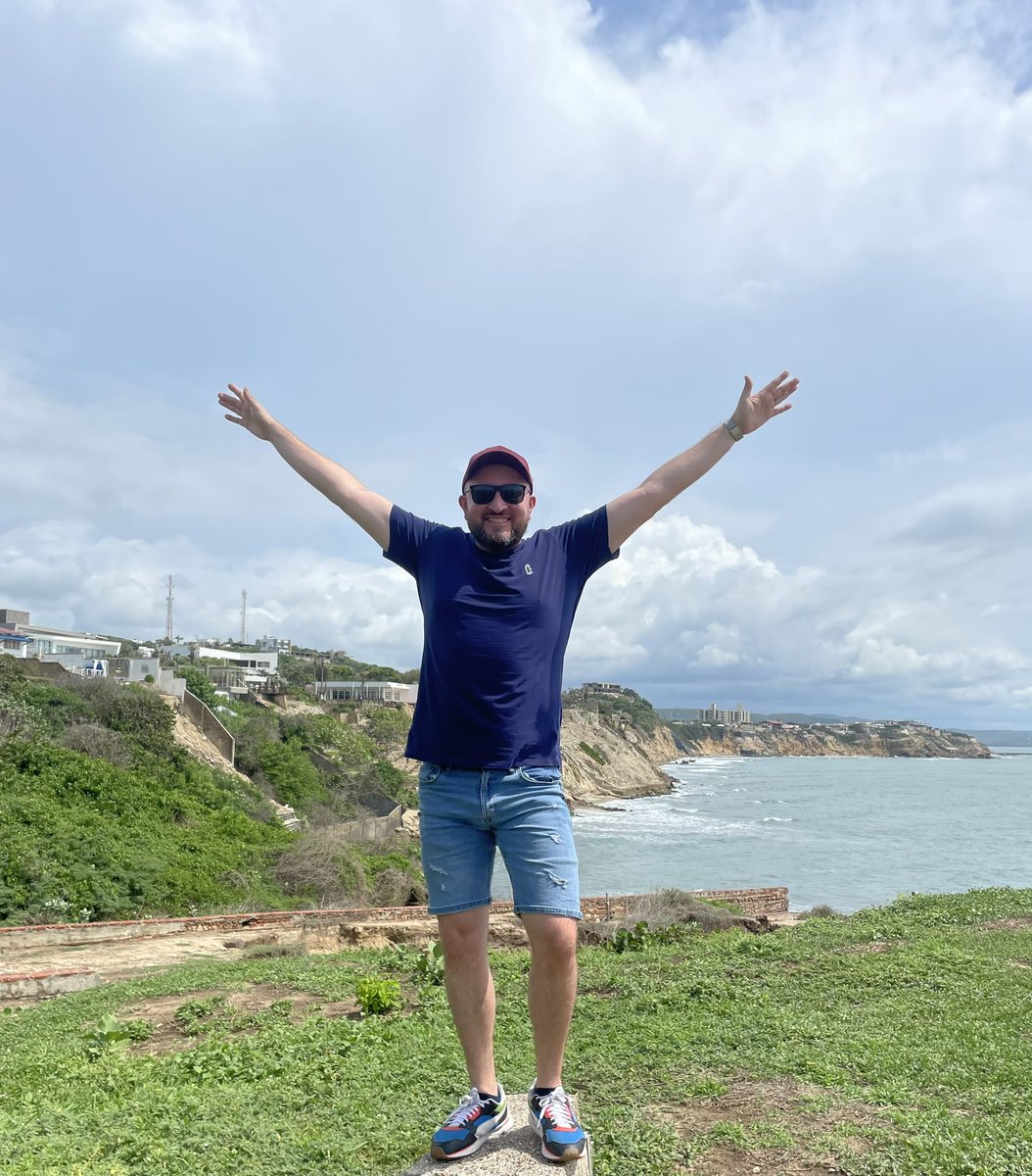 FavioSARMIENTO2's tweet photo. Feliz fin de semana a todos, libre y en paz en el Castillo de Salgar, Atlántico #PrideMonth https://t.co/33pzzdD8Zf