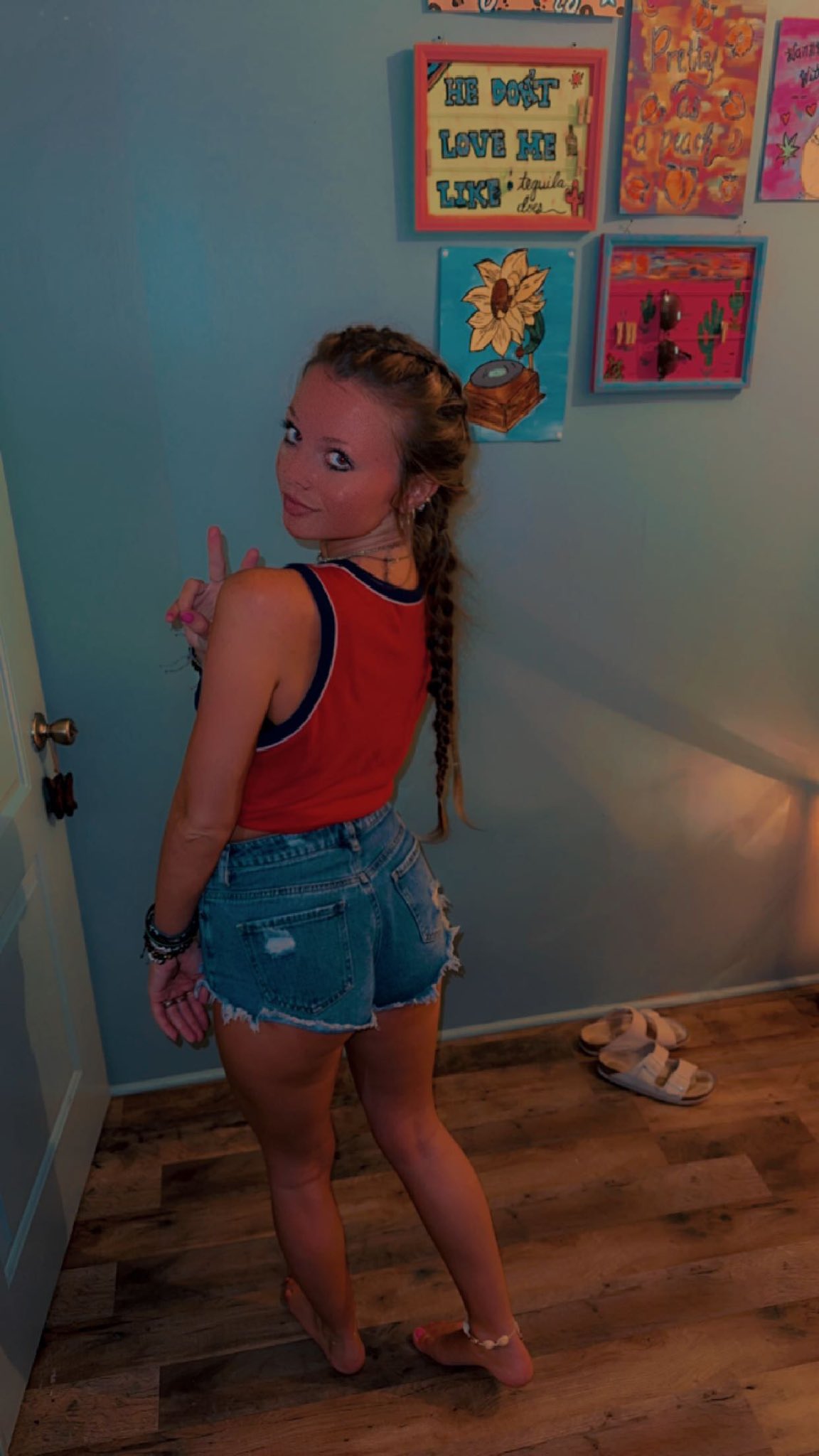 tay on Twitter: "peace bb https://t.co/9hLYqmG8l8" / Twitter