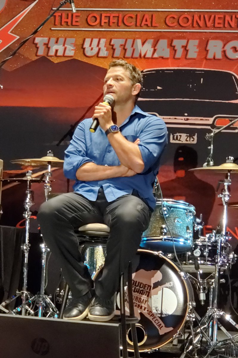 FangasmSPN's tweet photo. .@mishacollins : if you look closely, Cas' influence is all over Sam... #spnsf https://t.co/IjkEdjKzUy