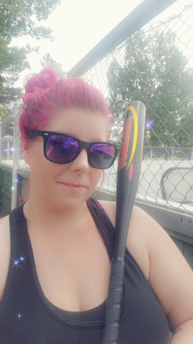 Nimz2016's tweet image. Haven't hit a ball in at least 5 years!!! Getting my batting on 😍😍😍😍 Happy Saturday Everyone hope you day is less hot then mine!! #dyingofheat #sooohot #baseballtime