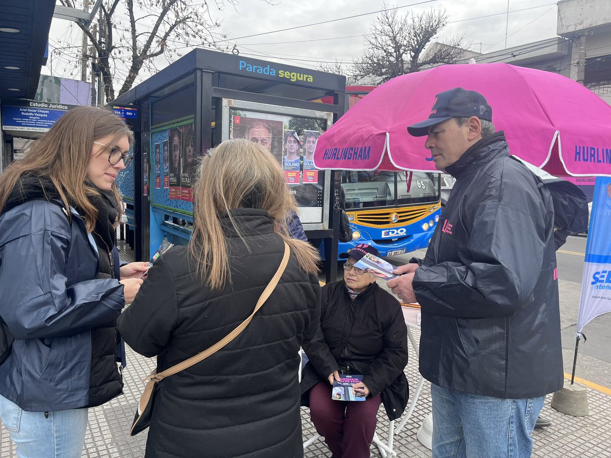 Conversamos con los vecinos sobre el plan de desarrollo que nos permitirá cambiar Hurlingham <a href="/delfinolucasok/">Lucas Delfino</a> <a href="/jxc_hurlingham/">Juntos Hurlingham</a> 🙌💪
