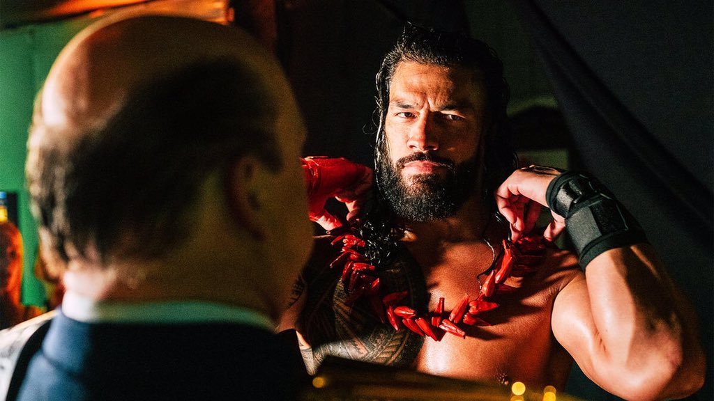 RomanBestPhoto2's tweet photo. Behind the scenes of #WWEMITB 
#RomanReigns #PaulHeyman #SoloSikoa #TheBloodline #WWE https://t.co/4ZhRZzZNfG