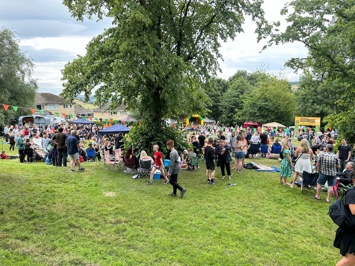 JasonMcCartney's tweet photo. Cracking afternoon at the Linthwaite Leadboilers Festival - huge thanks to all the Pride in Linthwaite team for all their hard work @leadboilers @OneLinthwaite https://t.co/ckIQ8jLeVT