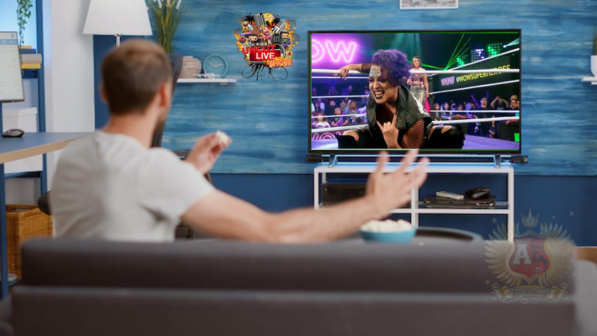 UnCutLiveShow's tweet photo. Watching #Episode 42 of @wowsuperheroes on @youtube #GoRazor!! https://t.co/s3N6k86mWv