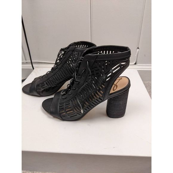 So good I had to share! Check out all the items I'm loving on <a href="/Poshmarkapp/">Poshmark</a> #poshmark #fashion #style #shopmycloset #freepeople #zara #samedelman: posh.mk/MQggZsG8gBb