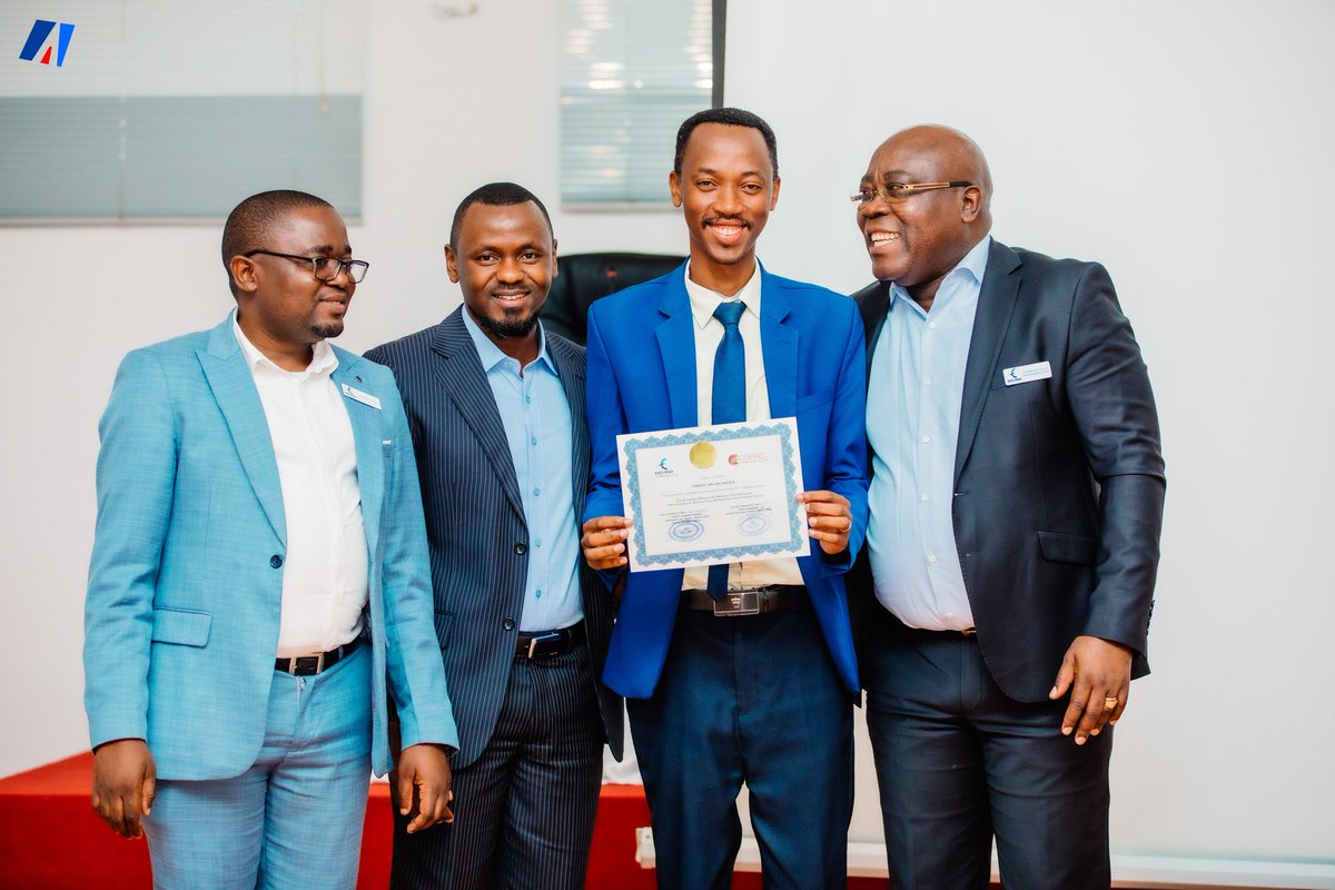 nkuruemery's tweet image. #Twige les normes #IFRS  pour les banques,les compagnies d'assurances , les entreprises, les ONGs etc...! Vos états financiers doivent réfleter l'image fidèle, la sincérité et la régularité! #Elprof #Abatwip