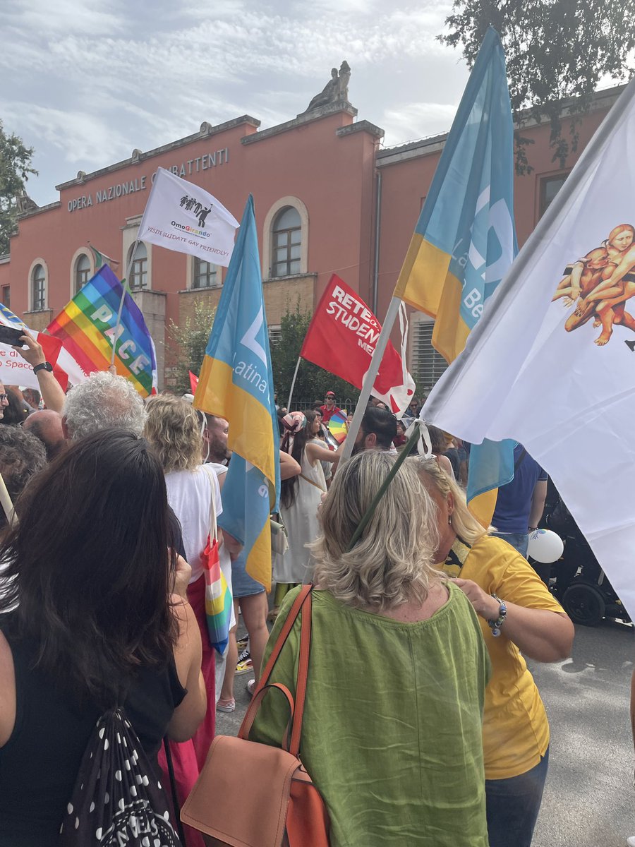 Damiano_Coletta's tweet photo. È stato bello oggi essere al #LazioPride con migliaia di cittadinə che hanno riportato luce e colori in un momento così buio per Latina. 

La partecipazione della comunità cittadina ha colmato quel vuoto imbarazzante segnato dall’assenza del Comune. https://t.co/HzHjhCuYCH