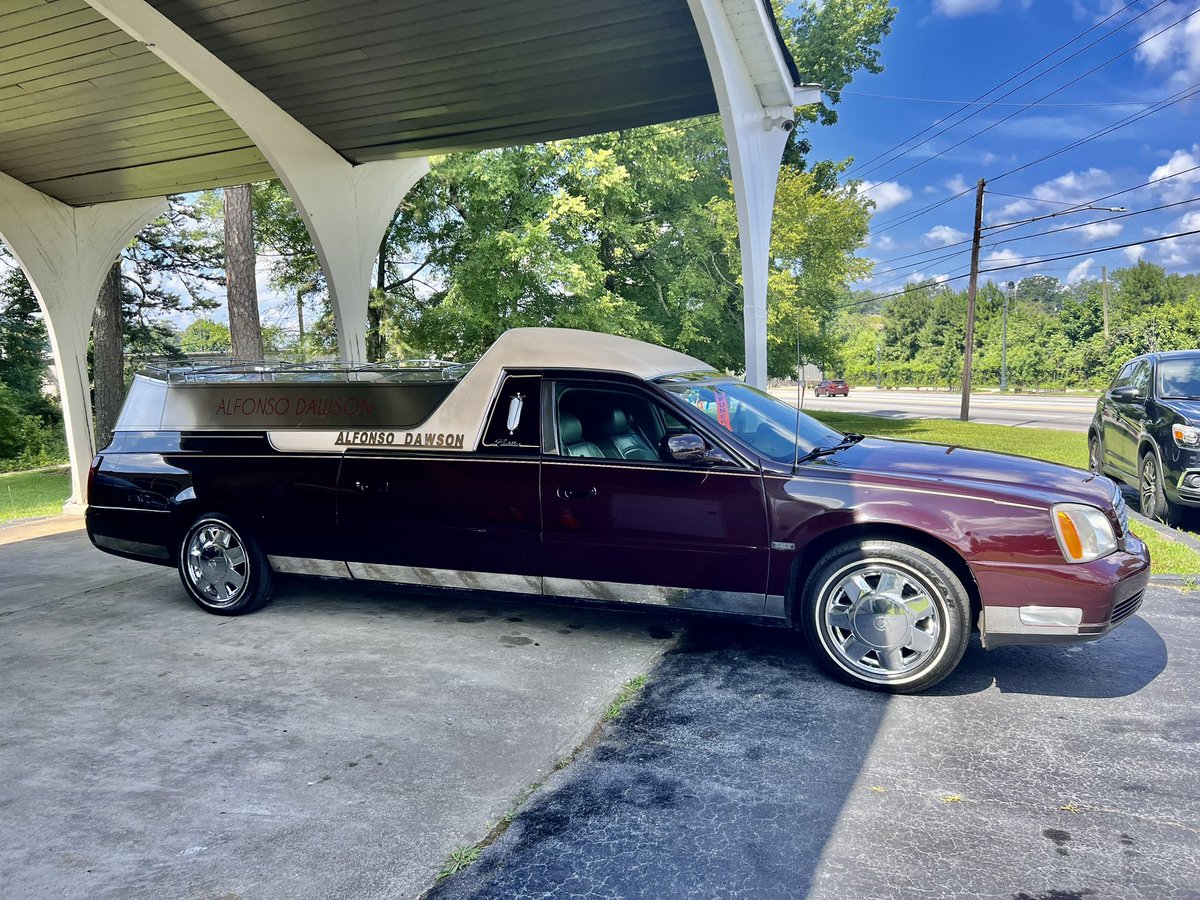 Bullsbeats88's tweet image. Your Local Mortician. ⚱️ 

#FuneralDirector #Embalmer