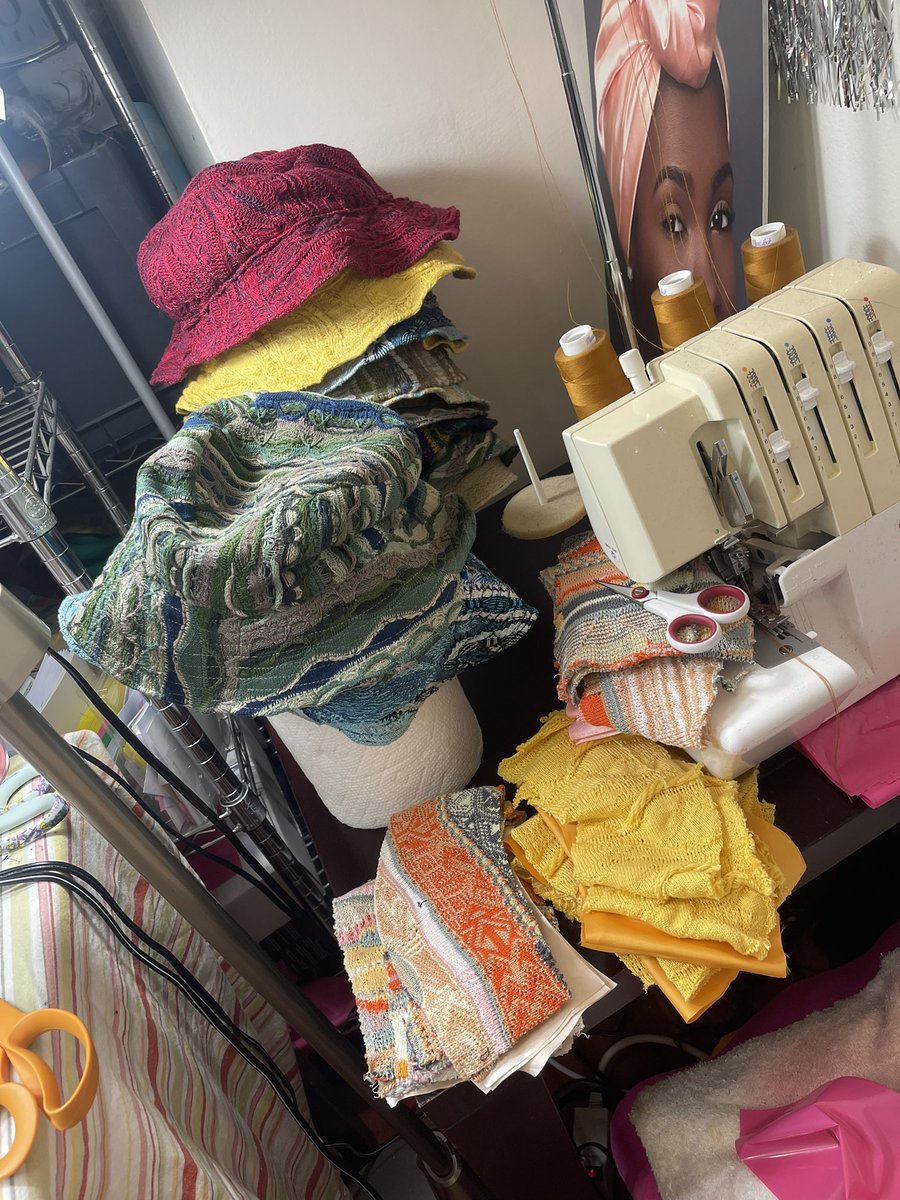Sewing on a Saturday 🪡🧵🪡

Hope everyone who is reading this is feeling peace &amp; love🥰 #MyHeadTie™️