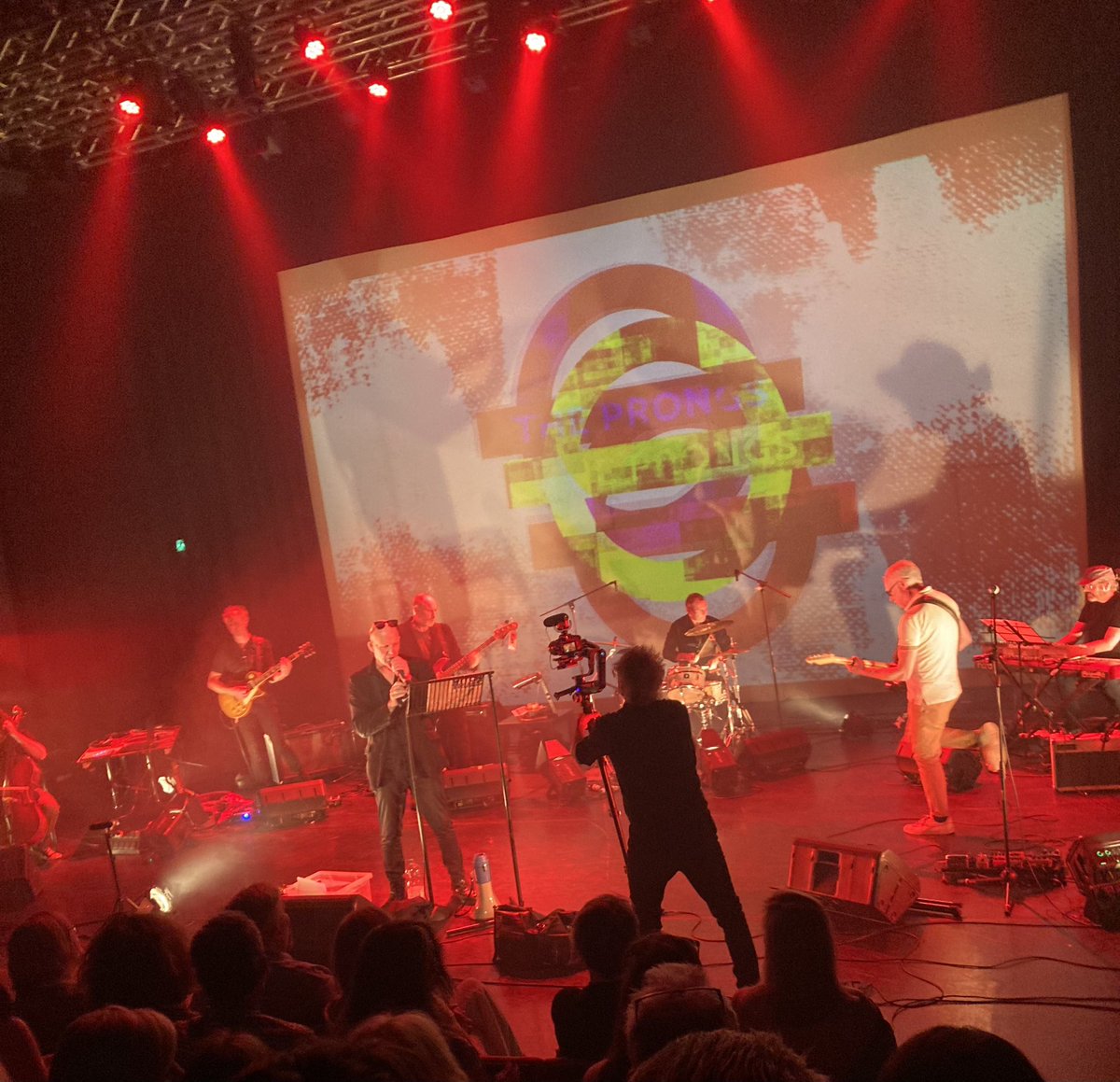 carrtogram's tweet photo. You’re possibly not going to believe me .. but.. The Prongs @projectarts was mindblowingly good. One of the truly great Dublin gigs! Buzzy, poignant, knowing, funky..etc etbleedincetra https://t.co/g3gLBs97O7