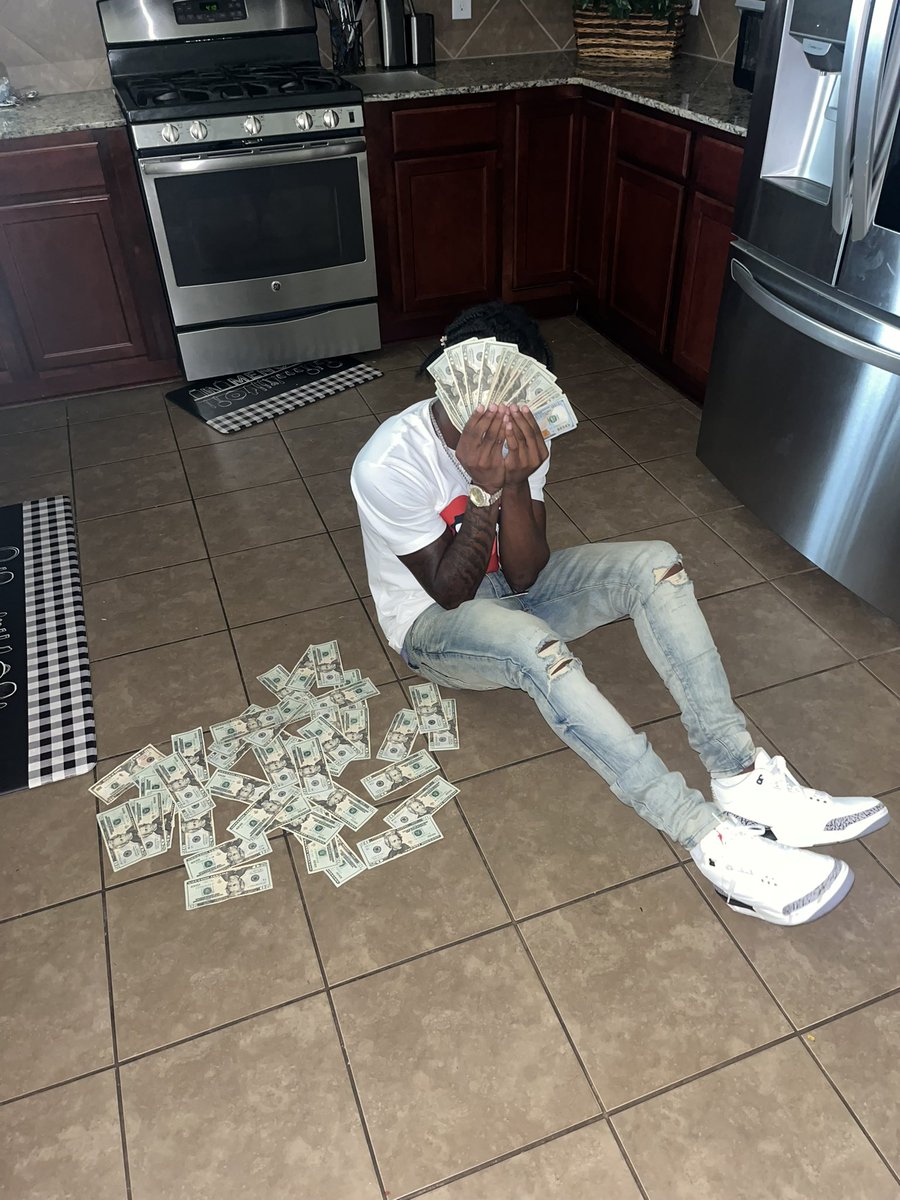 Young and turnt 🥷🏾yea I know they hate da way I act up💰🤡