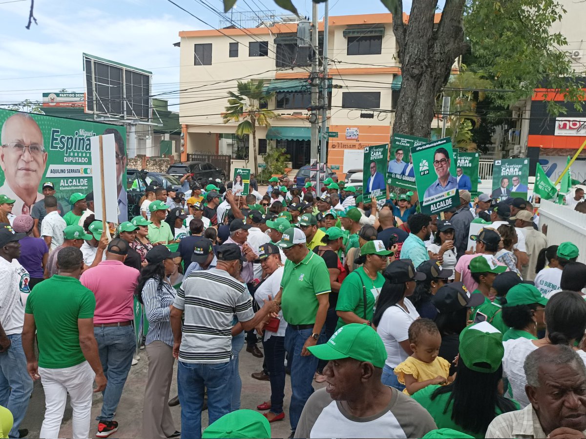 GeorgeMonteroRD's tweet photo. Soneando temprano con mi gran amiga @baez2224, en inscripción de la precandidatura de @SerrataAquilino a alcalde por #SDOeste.
#SoyPreCandidatoFP
#YoMeInscribíFP
#CandidatosFP
#FuerzaDelPueblo
#SeguimosCreciendo
@keylaReyna04 @NorisbelUM @FPcomunica @yeison_serrata @CDN37 https://t.co/gTi9tDZwOb
