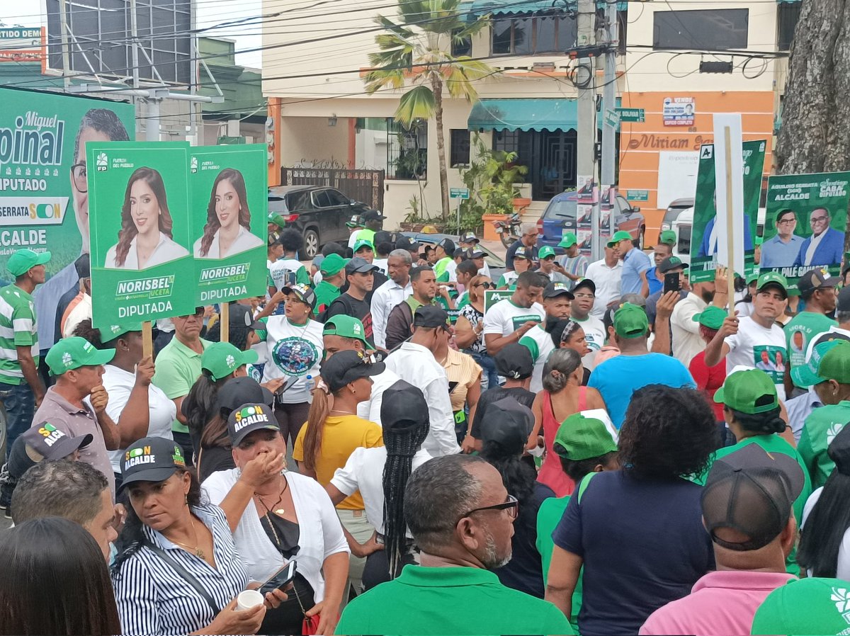 GeorgeMonteroRD's tweet photo. Soneando temprano con mi gran amiga @baez2224, en inscripción de la precandidatura de @SerrataAquilino a alcalde por #SDOeste.
#SoyPreCandidatoFP
#YoMeInscribíFP
#CandidatosFP
#FuerzaDelPueblo
#SeguimosCreciendo
@keylaReyna04 @NorisbelUM @FPcomunica @yeison_serrata @CDN37 https://t.co/gTi9tDZwOb