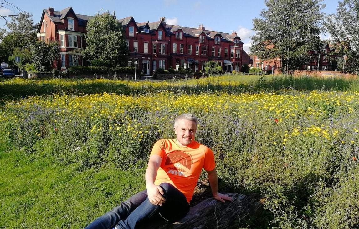 Really proud of the decision made by @lpoolcouncil Cabinet Member for Neighborhoods @CllrLauraRC to protect our pollinators and reduce unnecessary habitat destruction through mowing. We love our wildflowers!
#ScouseFlowerhouse #NoMowLiverpool 🌻🌹🌷🐝🦋🐞🐛🐜