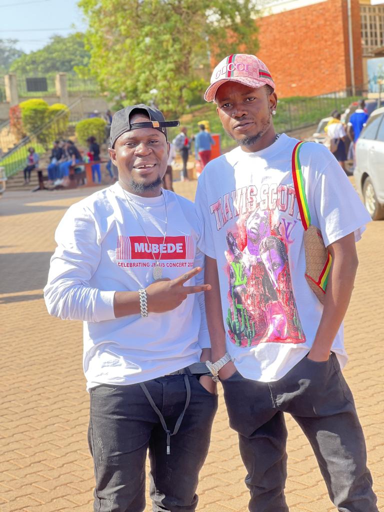 I will answer the question that wasn't asked. Meet Ian my Cousin