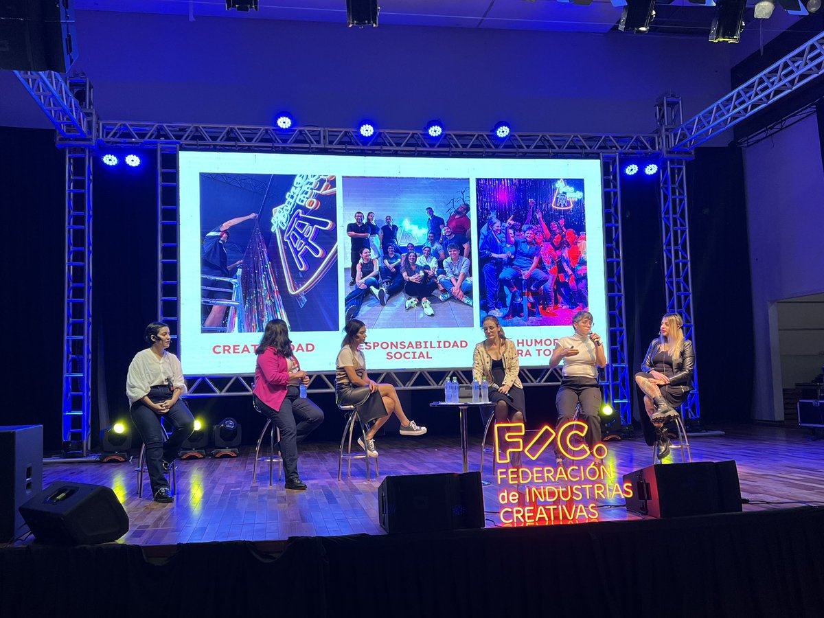 No hay país grande sin ciencia grande. Sin duda.

Tampoco hay país democrático y socialmente justo sin inversión en artes.

Nuestra deuda es gigante con la inversión en ciencias. Pero las artes siguen huérfanas en Paraguay.

Pienso eso mientras escucho un panel de <a href="/creamaspy/">CREA+PY</a>.