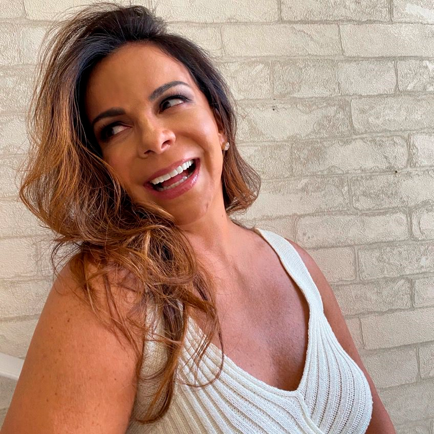 sula_miranda's tweet photo. Boa noite meus amores 😊

Passando para desejar um abençoado final de semana 🤩

#sulamiranda #rainhadoscaminhoneiros #finaldesemana https://t.co/5UzQvSricC