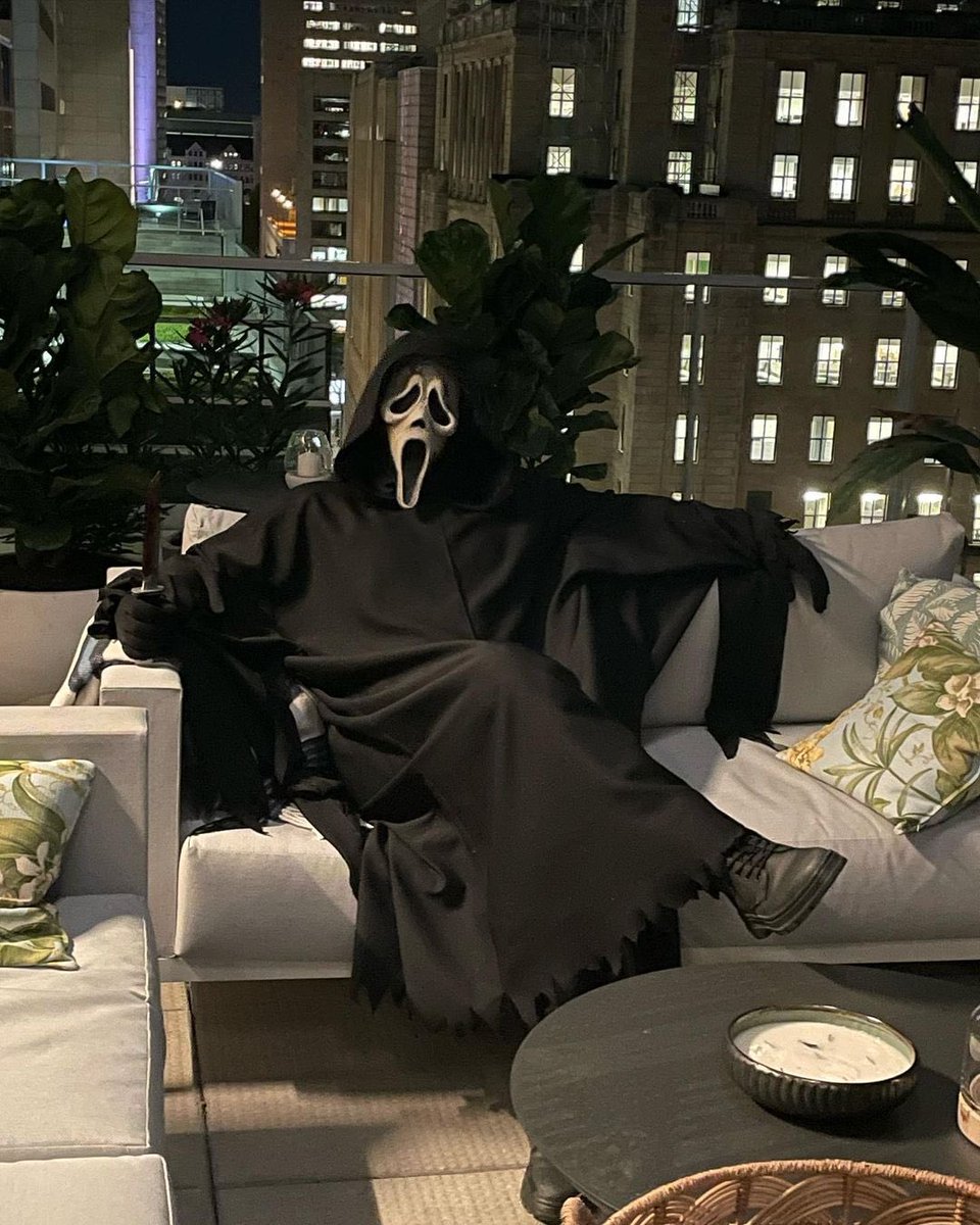 Who wants to watch a scary movie with me?