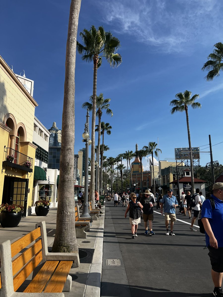 Qwellon's tweet photo. Disney was a vibe! https://t.co/RWGojoHVcY