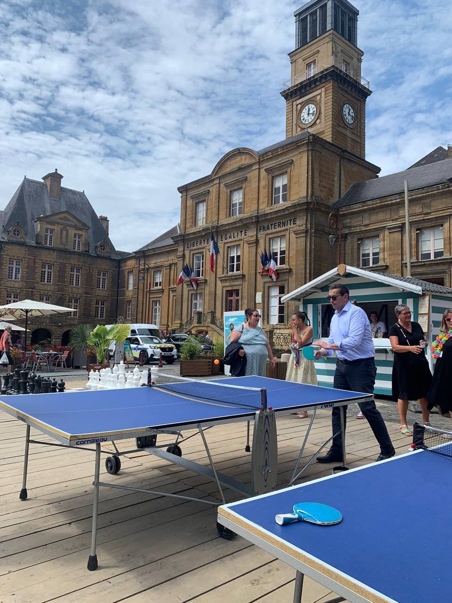LionelVuibert's tweet photo. 🔎 Météo de circonstance pour inaugurer ce matin la #PlageDucale aux côtés de @boris_ravignon et de ma suppléante Armelle Lequeux !
😎🏖️🍹 https://t.co/mbcNu1pB1L