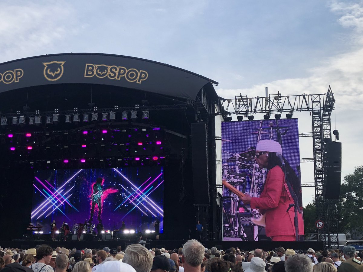 Bospop ☀️🎶 Toppers <a href="/EdKowalczyk/">Ed Kowalczyk</a> <a href="/nilerodgers/">Nile Rodgers</a> ‘how many grammies?   en nieuwe ontdekkingen voltage en <a href="/ttamband/">Ten Times A Million</a>.
