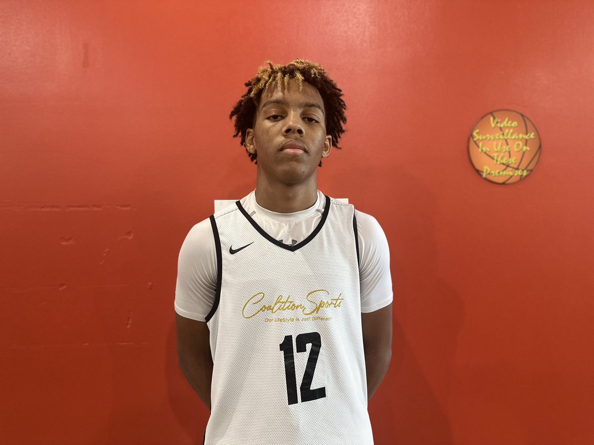 TexasHoopsGASO's tweet photo. #GASOChampions | Duncanville

Standouts 🏀

@HDToros  - 70

📸 @X_Rendon0 - 23 Pts 🔥
• Drew Cristan- 14 Pts 
• Julian Barron - 12 Pts (🚨Winning bucket in OT) 
• Jonathan Regalado - 10 Pts  

🆚

@CSportD5 - 68

📸 @MarleyLofton - 20 Pts (6 3s 🎯) 
• Willie Rogers III - 18 Pts 
• Daunte Smith - 17 Pts 

#GASO | Everyone’s Big Stage