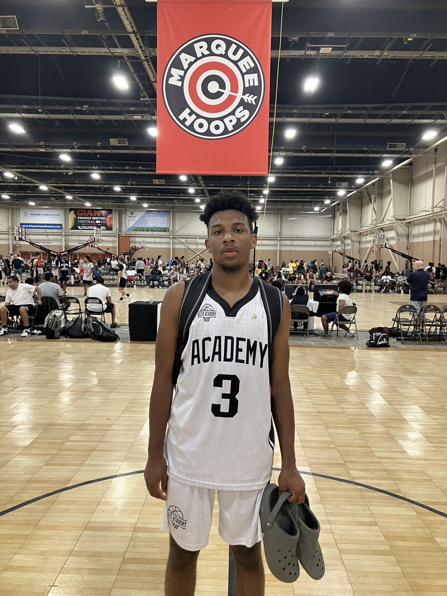Elite_AcademyPA's tweet photo. 6’4 SF sharp shooter lead the way with 24pts 4reb (3 made 3pt). The SF has displayed playmaking ability along with consistent shot making. https://t.co/XNbVUuiYRm