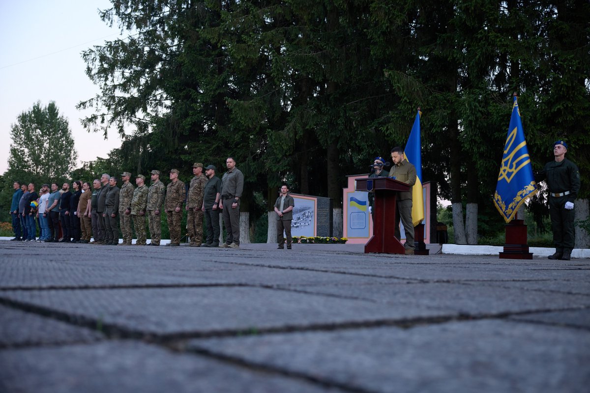Volodymyr Zelenskyy / Володимир Зеленський tweet media