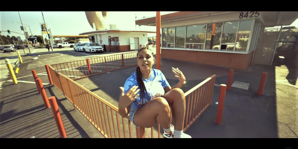 MRCPromotion's tweet image. 🎬Remaining true to her #WestCoast roots #LosAngeles-based emcee YaH-Ra @MayaHuyana has just dropped her music #video for "WESTSiDE TALES" ..📹🎞 

mrcnnlive.com/yah-ra-westsid…