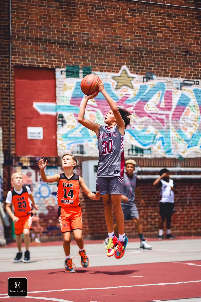 HandHoops's tweet photo. Thank you to The Jungle 3 on 3 Basketball Tournament &amp; Community Event for letting Hot Hand Hoops be the official basketball and to @haus_media  for capturing phenomenal pics. https://t.co/eXpg12ee0A