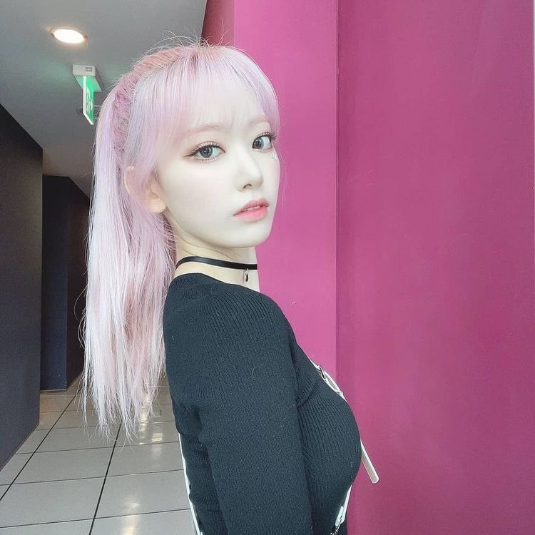 pink attack tweet media