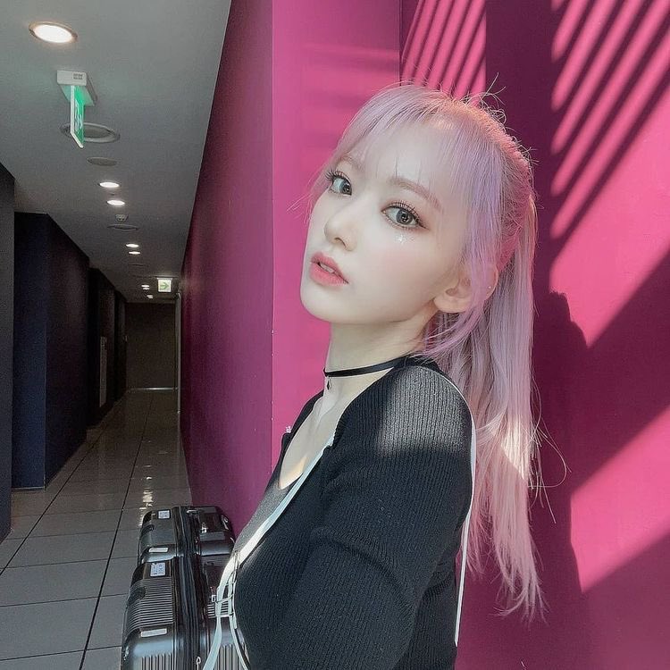 pink attack tweet media