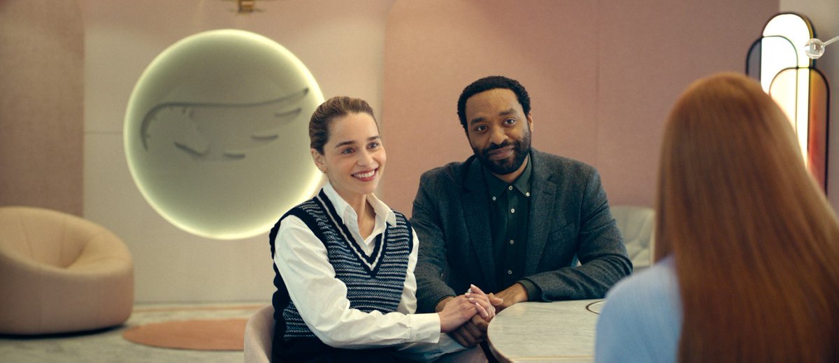 celinde_louisa's tweet photo. New promotional screenshots of Emilia Clarke's upcoming film, The Pod Generation. PART 2.

Source provided by a friend of mine.

#emiliaclarke #thepodgeneration https://t.co/LKMxXS3T5R