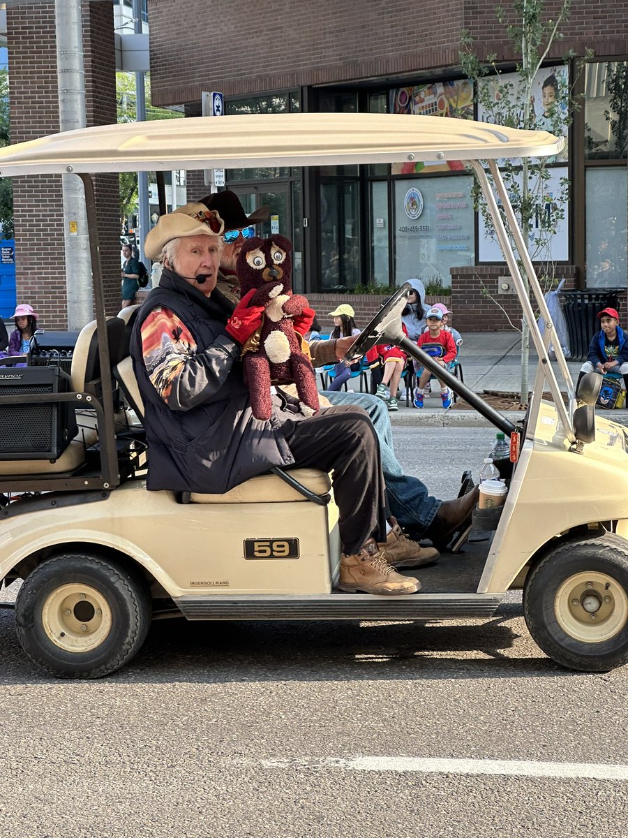 Remember CFCN’s Buckshot and Benny? Everyone was at this year’s <a href="/calgarystampede/">Calgary Stampede</a> 

#memories #calgarystampede2023