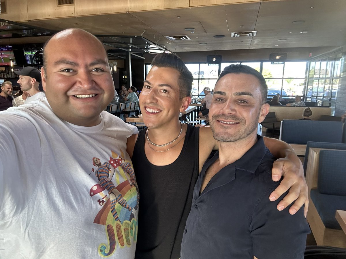 danielforaz's tweet image. A very happy birthday to one of the cutest #Tucsonans @PRdigs