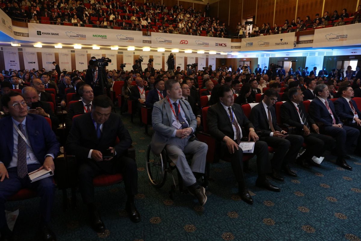 “Монголын эдийн засгийн чуулган-2023” эхэллээ. ЮНЕСКО-гийн соёлын өвд бүртгэгдсэн Монголын үндэсний их баяр наадмаар “Монголд зочлох жил”-ийн хүрээнд “Welcome to Mongolia” уриан дор энэ удаагийн чуулганыг зохион байгуулж байна.  Монгол Улсын Ерөнхий сайд Л.Оюун-Эрдэнэ Монголын