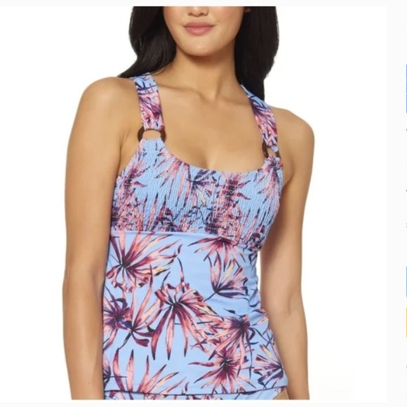 QueenieWhitake4's tweet photo. So good I had to share! Check out all the items I'm loving on @Poshmarkapp #poshmark #fashion #style #shopmycloset #jessicasimpson #misselaine #anthropologie: https://t.co/DhV67ZIb6R https://t.co/vs9mveVp3t