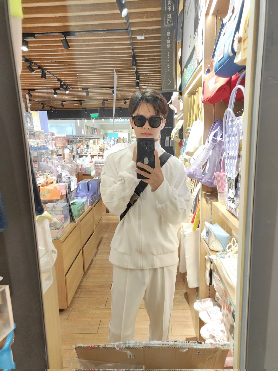 HuoHao1998's tweet photo. 早ﾉ☀ https://t.co/HfNVc47Vbt