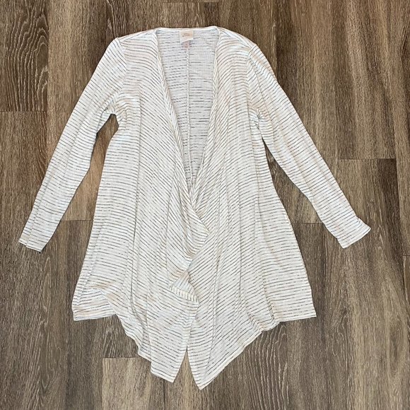 LondonNWright's tweet photo. So good I had to share! Check out all the items I'm loving on @Poshmarkapp #poshmark #fashion #style #shopmycloset #knoxrose: https://t.co/PmWGZrtyMG https://t.co/kzeEVcADe9