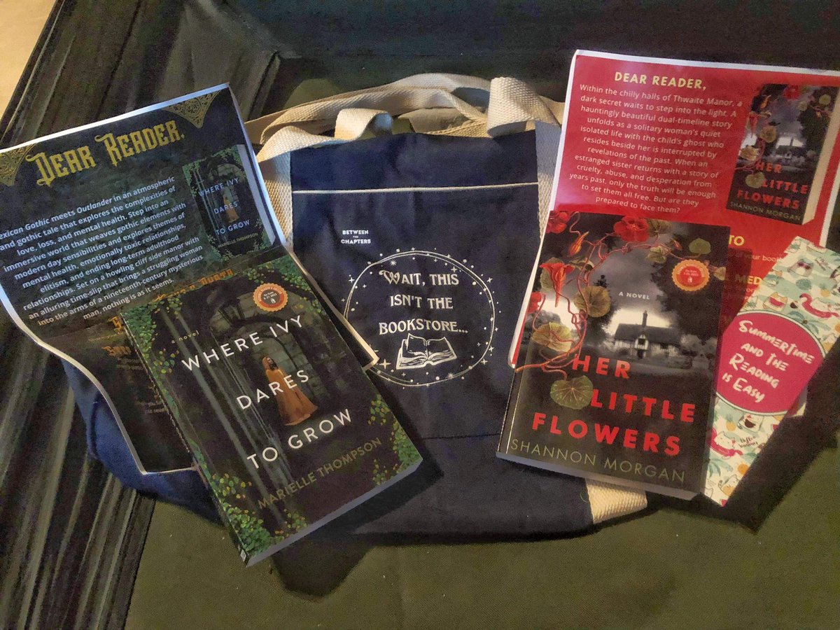 redbookreview's tweet photo. Look ๐ at these amazing things that came in today!!!! 2 new books ๐the tote bag thatโs so cute ๐ and this bookmark that I absolutely love. Thank you to @KensingtonBooks for these goodies!!!
#KensingtonPublishing #betweenthechapters #herlittleflowers #whereivydarestogrow https://t.co/zElw2kNWPL