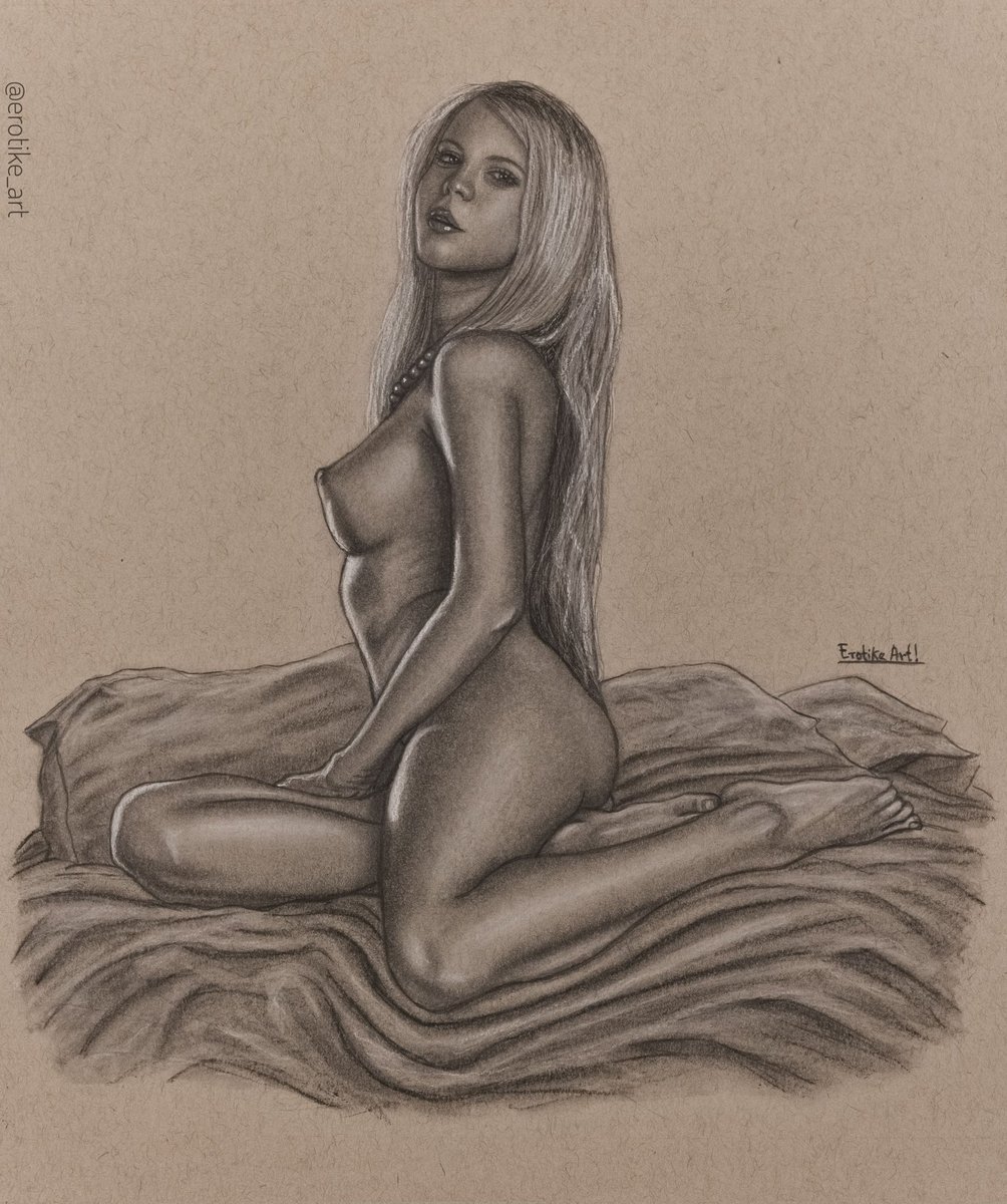 erotike_draw's tweet photo. Dibujo más reciente que hice para la misma modelo del anterior trabajo, trataré de ser más constante por acá 🥲 #art #anatomy #figuredrawing #figurativedrawing #Charcoal #charcoalart #femalenude #sensualart #femalebody #artistic #pencil #arttwt #visualart #escorzo https://t.co/imDEAXImAz
