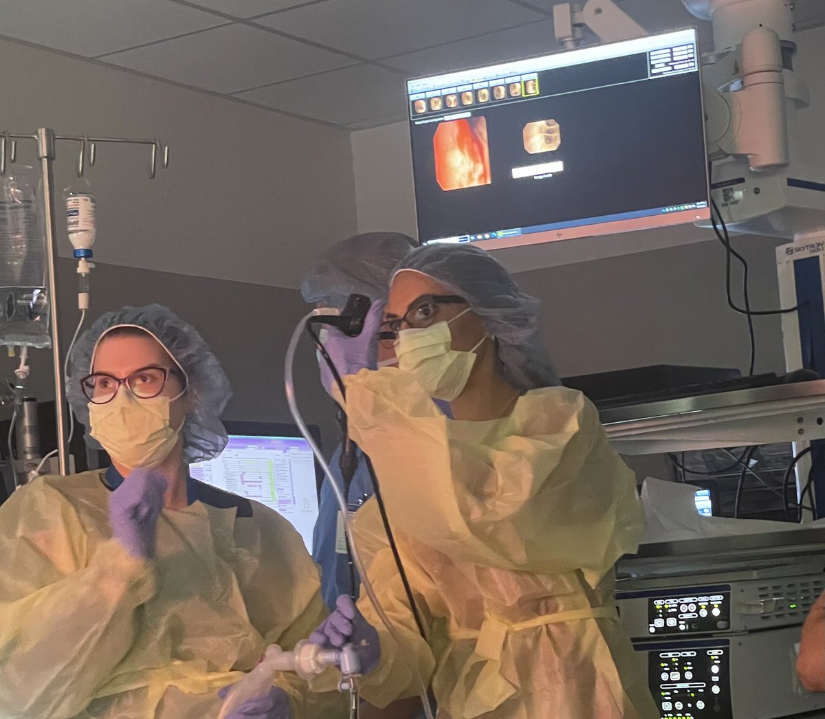 Mabdullah2096's tweet photo. My very first Bronch was the best birthday gift I have ever received! Thanks to the amazing senior fellows Dr. Gandhi, Dr link and  Dr. Stoeckel https://t.co/puMdriz4Ji