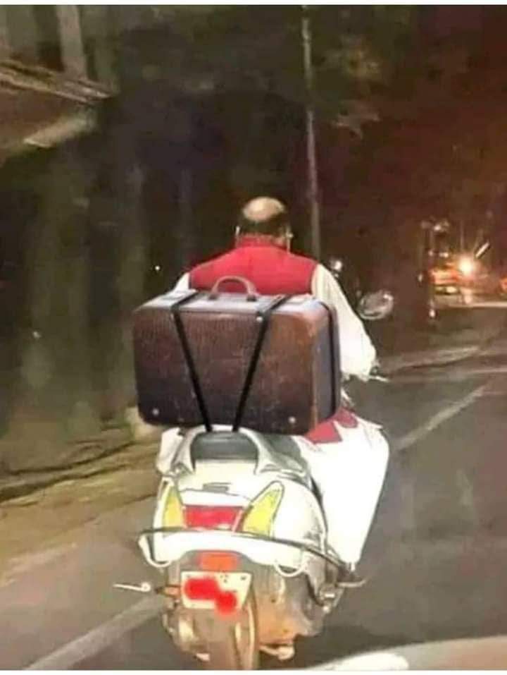 मोटा भाई महाराष्ट्र से अपना काम निपटाकर बिहार की ओर जाते देखे गए 😐😏🙄😑
मिशन 2024 की तैयारी शुरू पूरा विपक्ष ही खत्म कर देंगे !