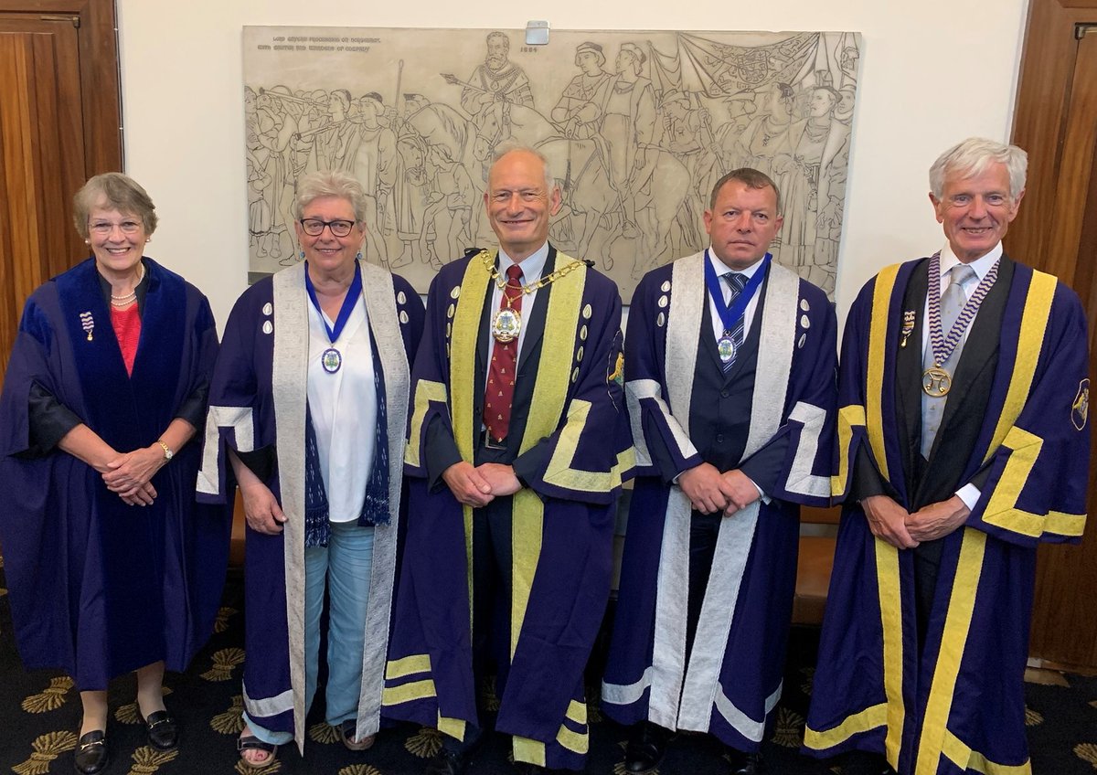 biggreenm's tweet photo. Thank you to the Worshipful Company of Water Conservators for the honour of being installed as Master for the year.  I am pleased to welcome our new Wardens, Deputy Master and Clerk. https://t.co/uUlJ6Mh7cG