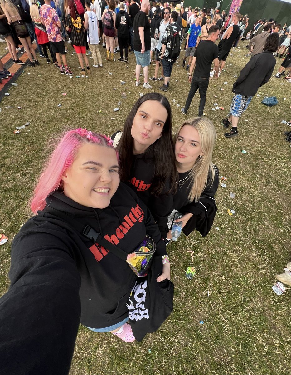 elliexm00re's tweet photo. summer shows complete✅now time for intimates🥹 @AnneMarie https://t.co/wnctvLCwz7