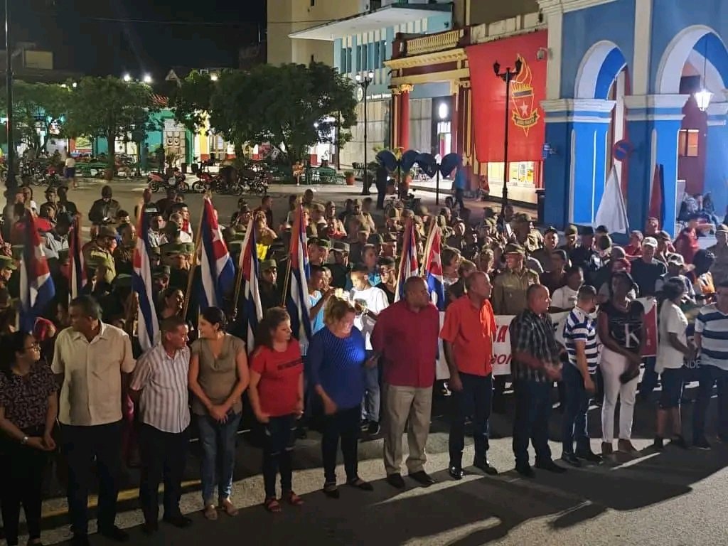 Felicidades al pueblo de #SanctiSpiritusEnMarcha por su condición de Destacada en saludo al 26 de julio. #SomosCuba #SomosRevolución <a href="/PresidenciaCuba/">Presidencia Cuba 🇨🇺</a> <a href="/DiazCanelB/">Miguel Díaz-Canel Bermúdez</a> @JorgeLuisPerd20 <a href="/SanctiSpiritus1/">Gobierno Provincial #SanctiSpíritus</a>
