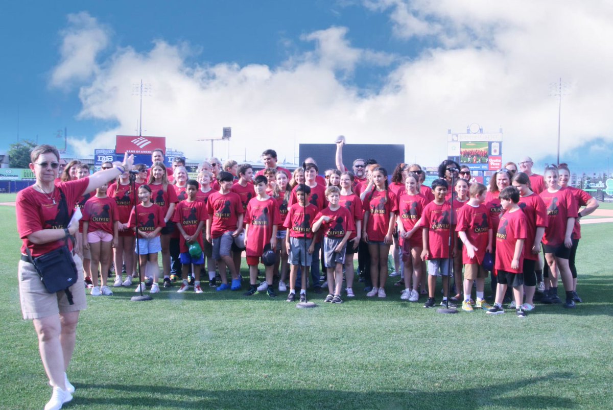 The Brandywiners Ltd performed at the Wilmington Blue Rocks Friday night! Even Rocky joined in on all of the fun!!!
#ARTSandSPORTS #Brandywiners #WilmingtonBlueRocks
