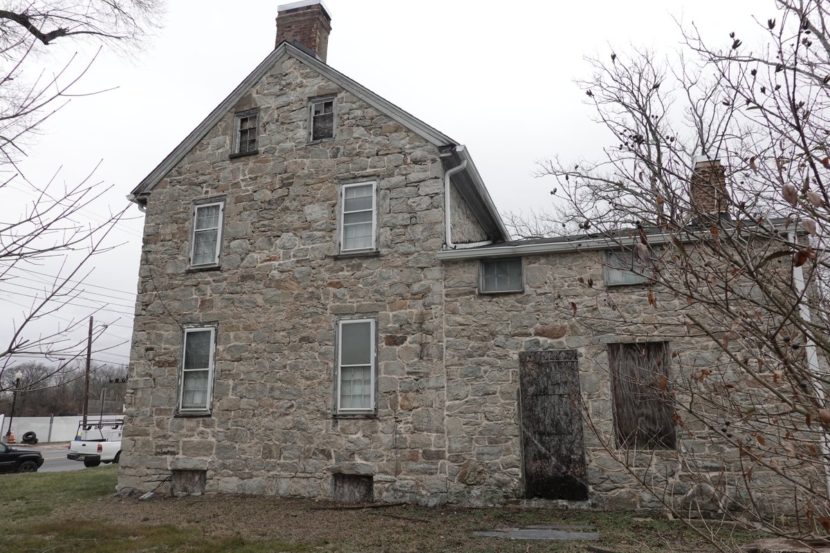 PreservationNJ's tweet photo. 2023 #10Most #Endangered Historic Site is the Samuel P. Paul House built in 1810, in Paulsboro, Gloucester County. The building has seen a signification trend of deterioration due to lack of maintenance and is part of discussions to redevelopment. #preservation #thisplacematters https://t.co/v5wSaqYMks