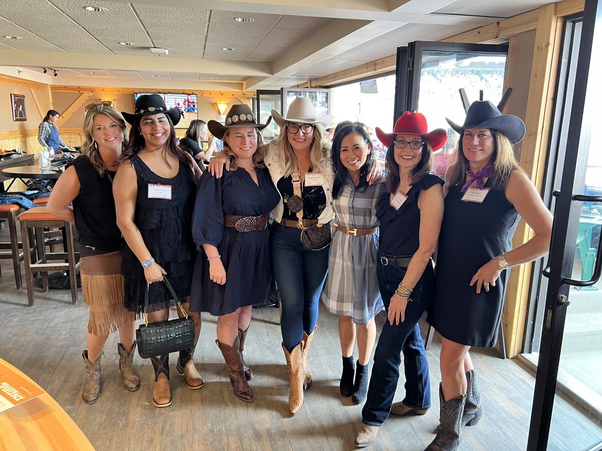 Karen Young (@karenyoungyyc) on Twitter photo A great way to kick off Stampede with these cowgirls! Thanks <a href="/ENMAX/">ENMAX</a> <a href="/BlakesLaw/">Blakes</a> @janamosley for hosting the Women in Energy Rodeo! A great group of compassionate community leaders! #Yahoo <a href="/kourtpenner/">Kourtney Penner</a> <a href="/LaraLMurphy/">Lara Murphy</a> A great way to kick off Stampede with these cowgirls! Thanks <a href="/ENMAX/">ENMAX</a> <a href="/BlakesLaw/">Blakes</a> @janamosley for hosting the Women in Energy Rodeo! A great group of compassionate community leaders! #Yahoo <a href="/kourtpenner/">Kourtney Penner</a> <a href="/LaraLMurphy/">Lara Murphy</a>